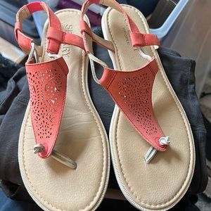 Sperry 8 sandals